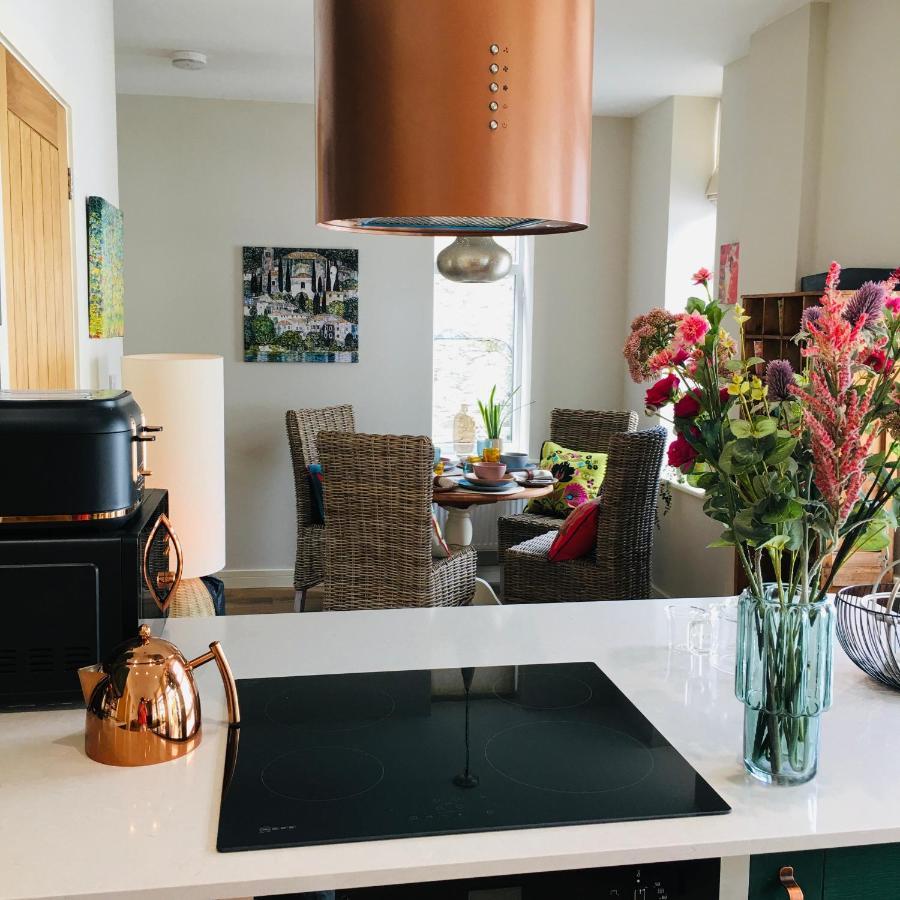 בילת' וולס The Art Attic A Stylish Boutique Apartment מראה חיצוני תמונה