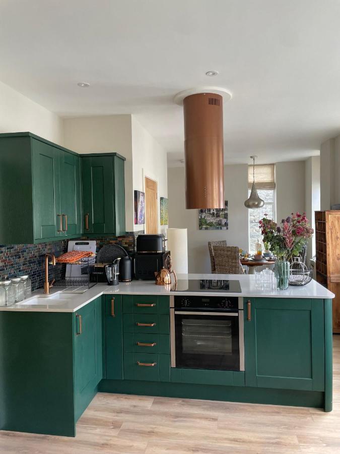 בילת' וולס The Art Attic A Stylish Boutique Apartment מראה חיצוני תמונה