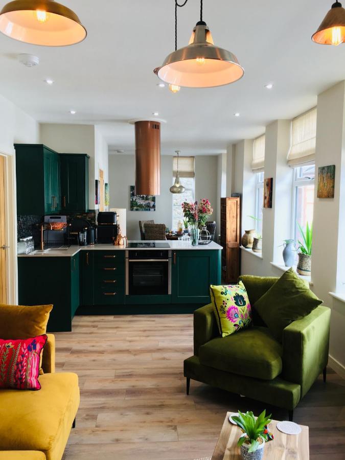 בילת' וולס The Art Attic A Stylish Boutique Apartment מראה חיצוני תמונה