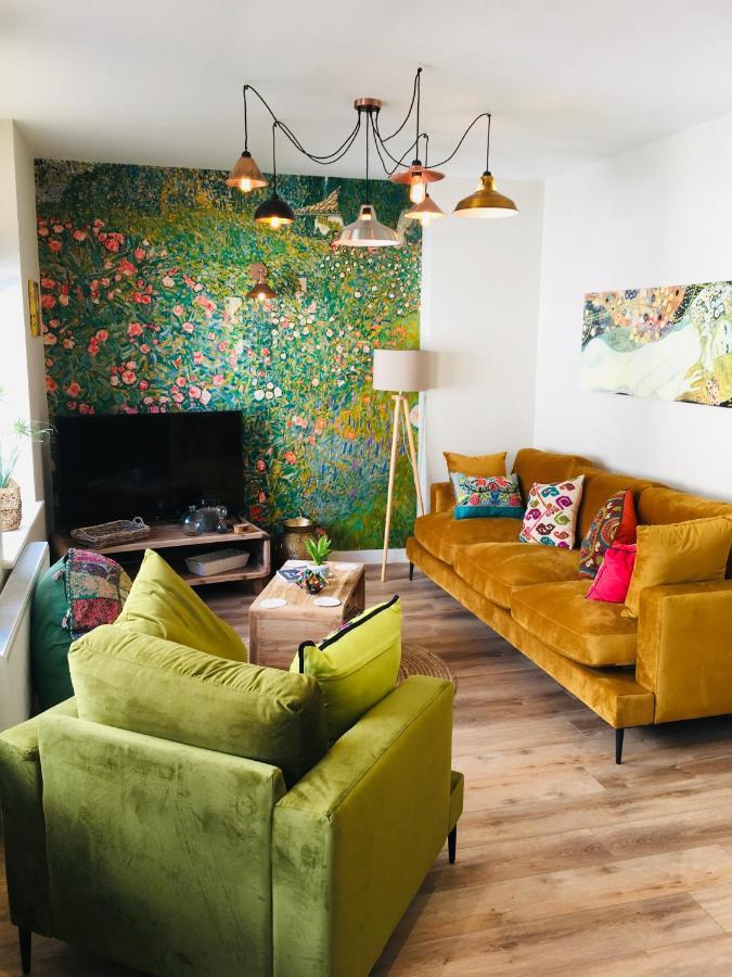 בילת' וולס The Art Attic A Stylish Boutique Apartment מראה חיצוני תמונה